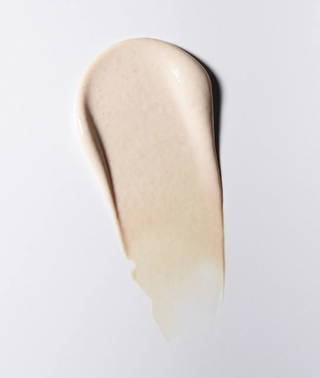 Наносите солнцезащитное средство на кожу лица и шеи за 15–20 минут до выхода на улицу. Рекомендуем использовать SPF после увлажняющего крема и перед макияжем. Обновляйте покрытие каждые 2 часа при пребывании на солнце.
Для надёжной защиты кожи лица и шеи необходимо 4–5 нажатий на дозатор. Одно нажатие — 0.2 мл.
Обратите внимание! Внутри флакона находится капсула с рефилом. Когда солнцезащитный крем закончится, замените рефил на новый, сохранив помпу и дозатор. Такая система позволяет продлить жизнь упаковке и сократить количество потребляемого пластика.