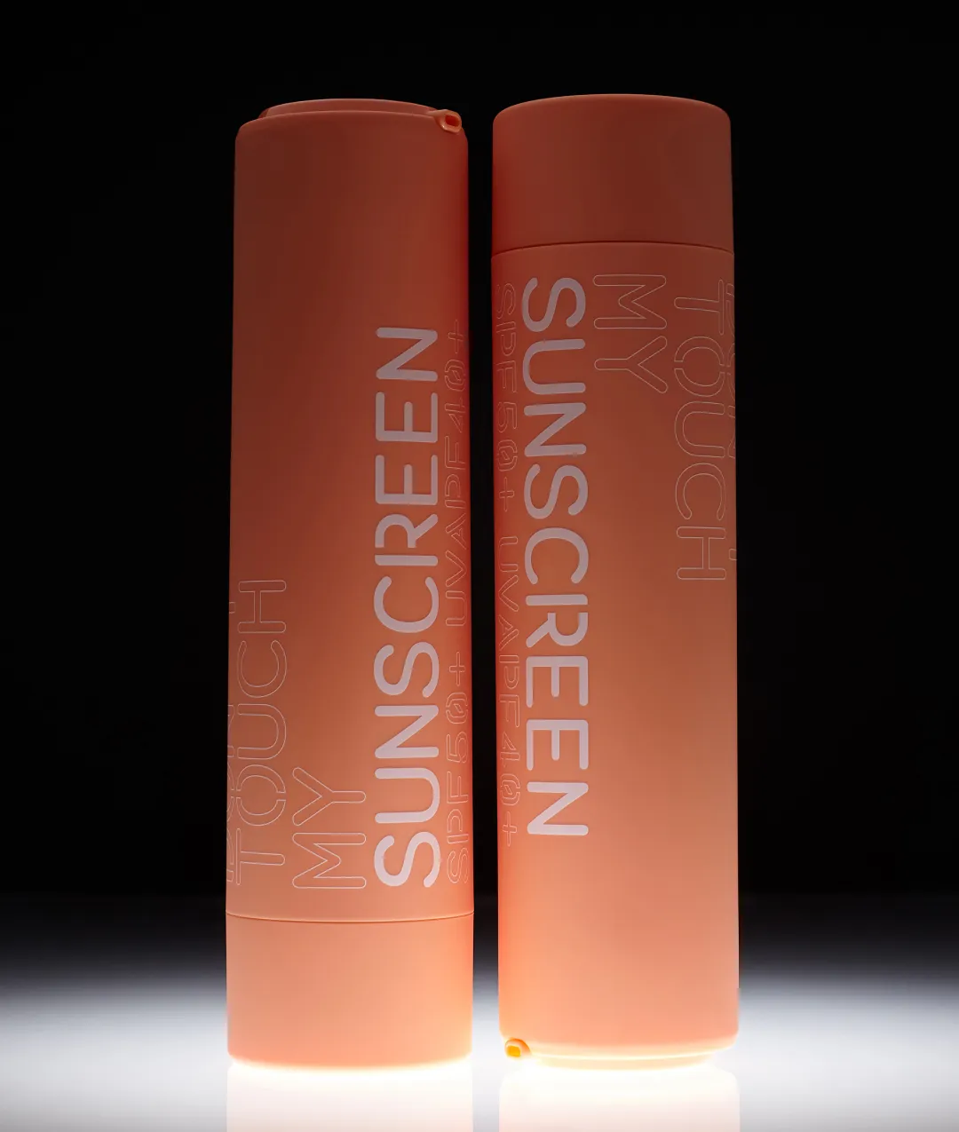 Aqua, Diethylamino Hydroxybenzoyl Hexyl Benzoate, Bis-Ethylhexyloxyphenol Methoxyphenyl Triazine, C12-15 Alkyl Benzoate, Dibutyl Adipate, Propylene Glycol, Ethylhexyl Triazone, Dimethicone, Polymethylsilsesquioxane, Diethylhexyl Butamido Triazone, Methylene Bis-Benzotriazolyl Tetramethylbutylphenol, Dicaprylyl Carbonate, Panthenol, Sodium Stearoyl Glutamate, Caprylyl Methicone, Benzyl Alcohol, Methyl Methacrylate Crosspolymer, Hydroxyethyl Acrylate/Sodium Acryloyldimethyl Tauratecopolymer, Dimethiсone/Vinyl Dimethicone Crosspolymer, Glycerin, Caprylic/Capric Triglyceride, Hydrogenated Lecithin, 1,2-Hexanediol, Sucrose Stearate, Ceramide NP, Ceramide AP, Ceramide AS, Ceramide NG, Glycosphingolipids, Glyceryl Stearate SE, Sorbitan Oleate, Isohexadecane, Cetearyl Alcohol, Decyl Glucoside, Sorbeth-30 Tetraoleate, Carbomer, Ethylhexylglycerin, Xanthan Gum, Tocopherol, Beta-Sitosterol, Squalene, Arginine, Sodium Hydroxide, Cyclopentasiloxane, Cyclohexasiloxane, Polyhydroxystearic Acid, Tribehenin, PEG-30 Dipolyhydroxystearate, Alumina, Triethoxycaprylylsilane, Trihydroxystearin, CI 77891, CI 77492, CI 77491, CI 77499